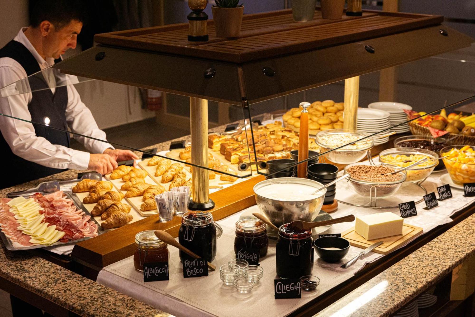 Hotel Bel Sit コマーノ・テルメ エクステリア 写真
